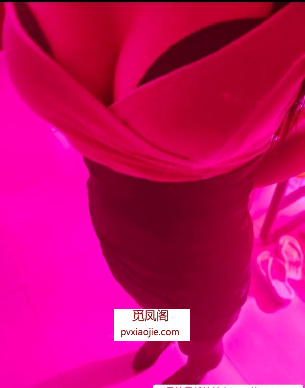 服务系长腿大胸姐姐