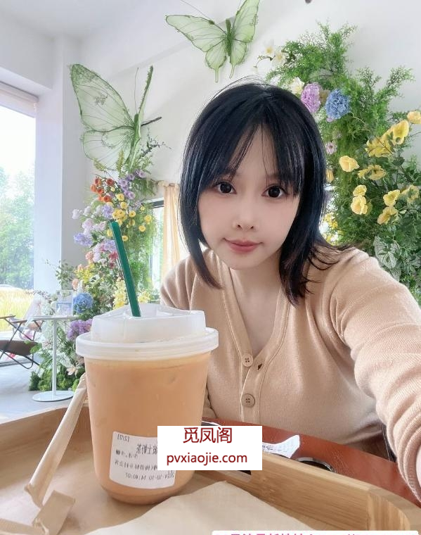 细腰翘臀粉嫩悠悠