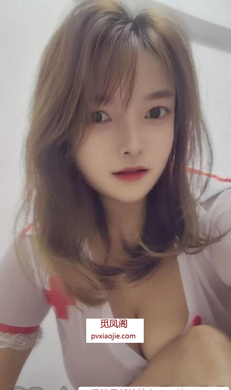 丰满性感大胸晨曦