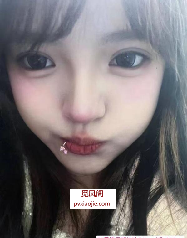 巨乳骚货小趴菜