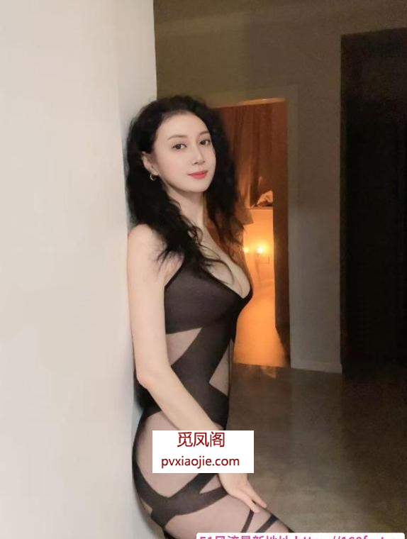 风骚蜜桃小青梅