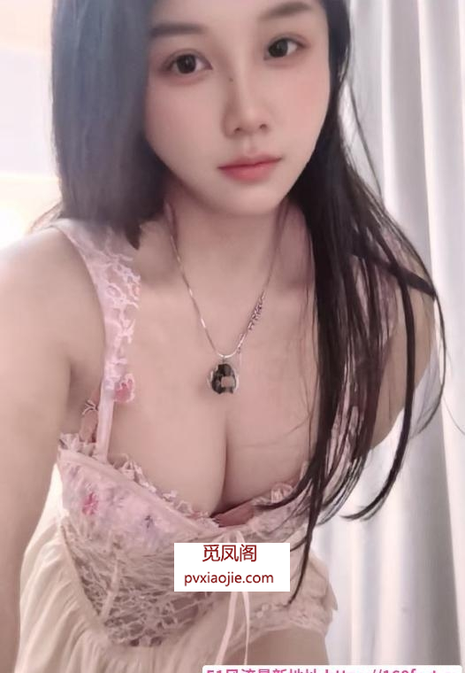 制服调情少妇在兼职