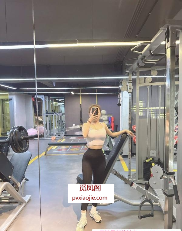 服务控性感身材苏沫