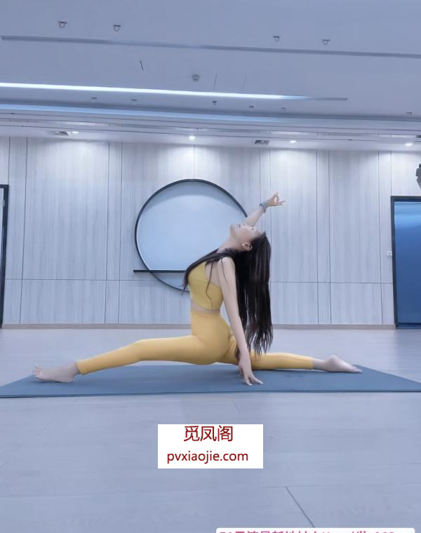 白云一字马灵灵