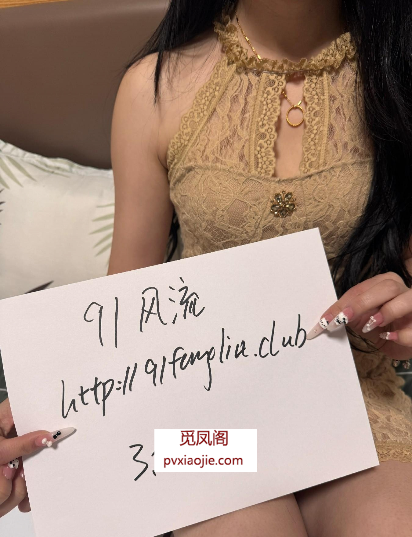 刚下水的高颜值萌妹